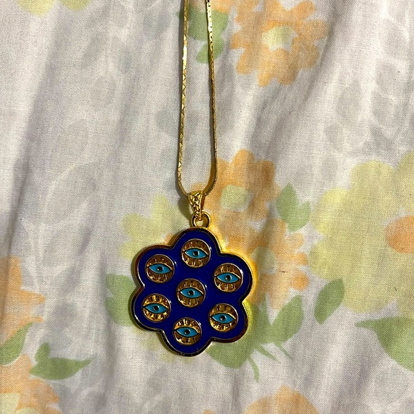 Collier - Picture 1 of 2